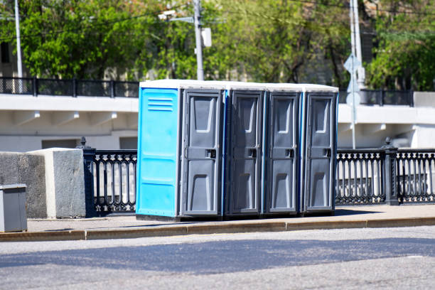 Porta potty delivery and setup in Labelle, FL